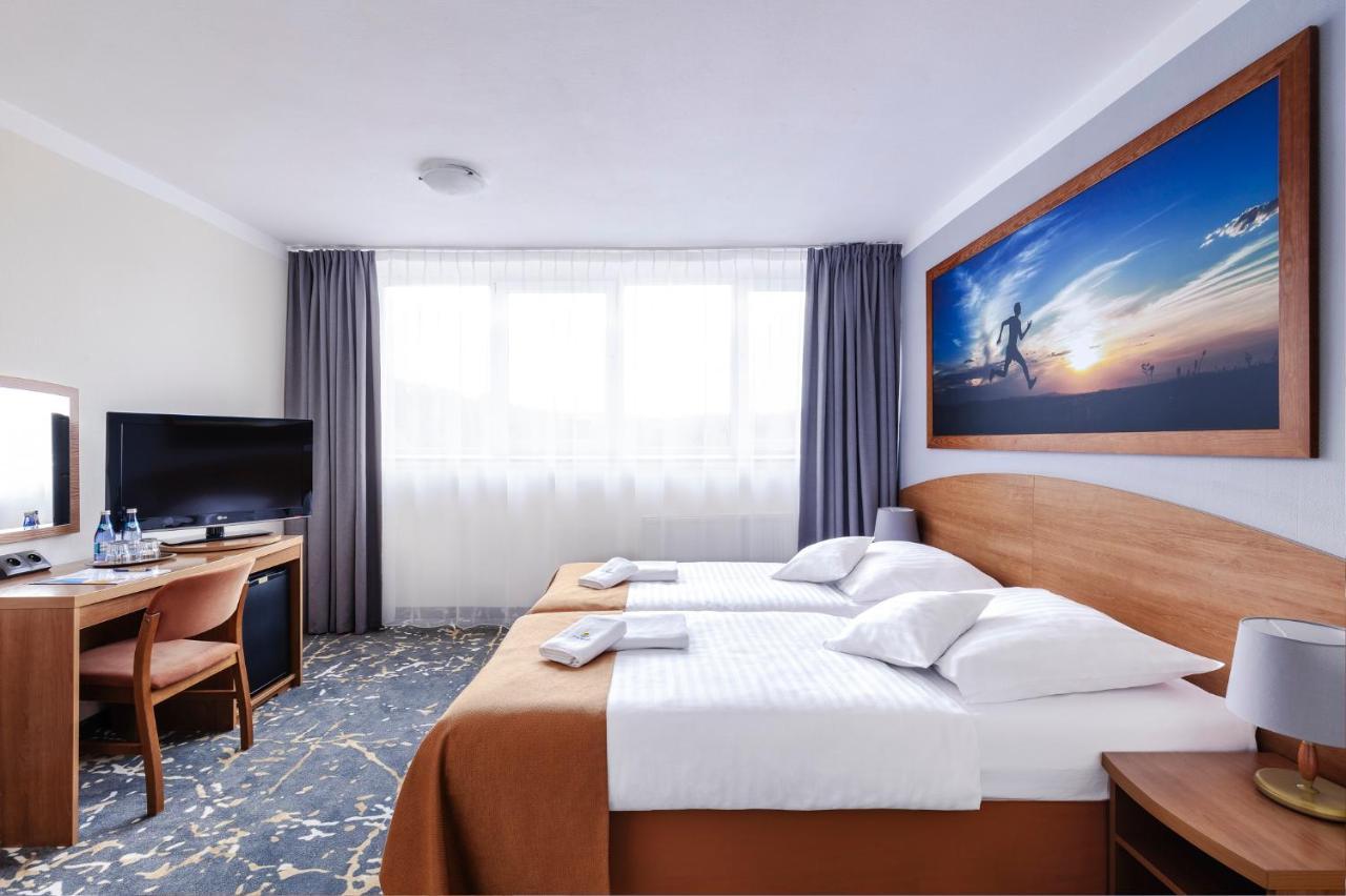 Interferie Aquapark Sport Hotel Malachit Сверадув-Здруй Экстерьер фото